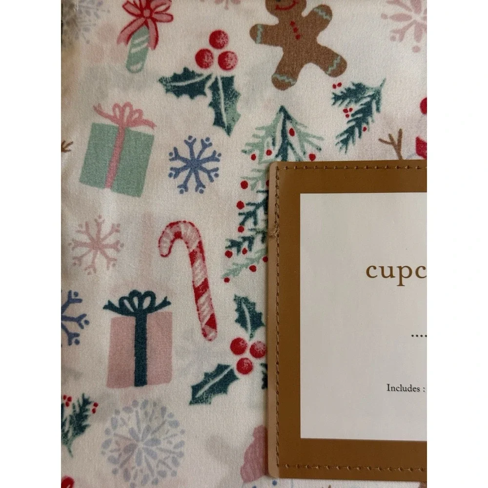 Cupcakes & Cashmere CHRISTMAS Gingerbread Candy Cane‎ Gift Holly Queen Sheet Set
